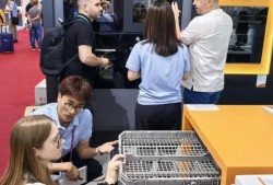 聚焦高质量发展丨从广交会“圈粉”到全球破局解码中国家电韧性突围“密码”